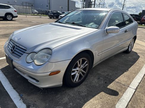 Used 2002 Mercedes-Benz C 230 Coupe image 13