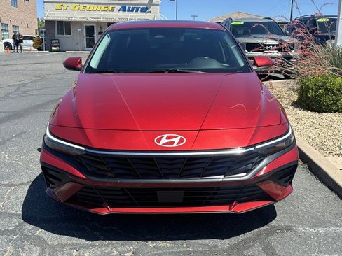 Used 2024 Hyundai Elantra SEL w/ Convenience Package FWD image 8