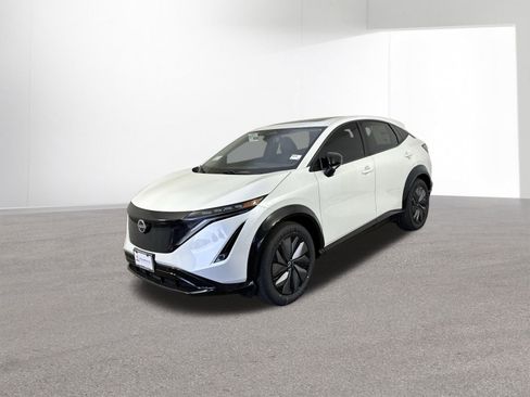 New 2025 Nissan Ariya AWD image 2
