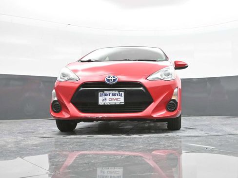 Used 2015 Toyota Prius C Three image 31