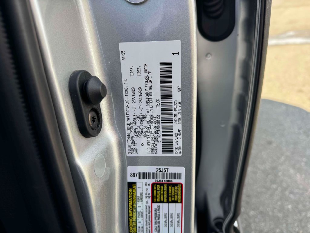 Used 2025 Toyota Tundra Platinum w/ TRD Off-Road Package AWD/4WD image 34