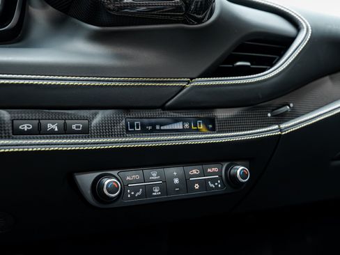 Used 2022 Ferrari F8 Tributo RWD image 52