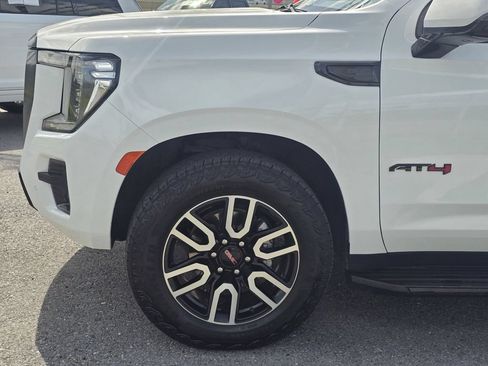 Used 2024 GMC Yukon AT4 w/ Technology Package AWD/4WD image 9