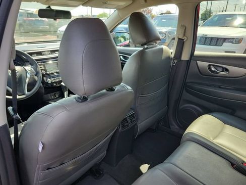 Used 2015 Nissan Rogue SV FWD image 28