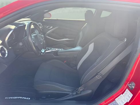 Used 2019 Chevrolet Camaro LT RWD image 9