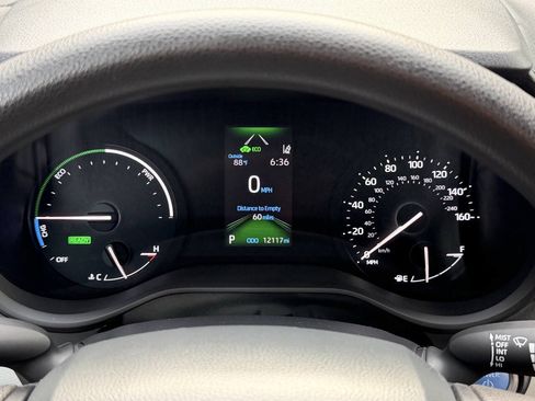 Used 2024 Toyota Sienna LE AWD/4WD image 27