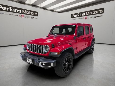Certified 2025 Jeep Wrangler Unlimited Sahara AWD/4WD image 1
