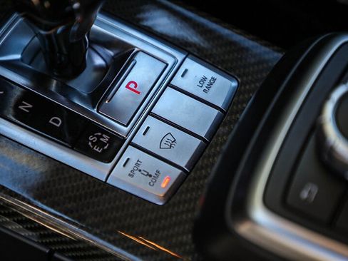 Used 2018 Mercedes-Benz G 550 Squared image 32