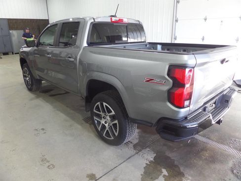 Used 2024 Chevrolet Colorado Z71 w/ Z71 Convenience Package 2 image 6
