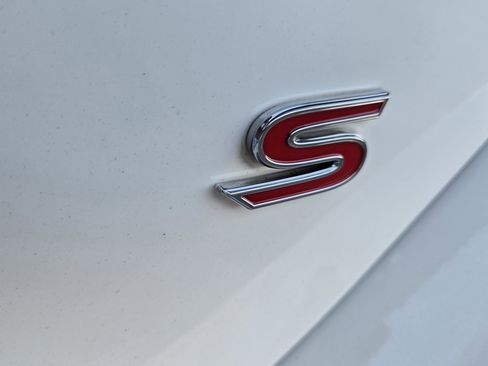 Used 2016 Toyota Corolla S image 10