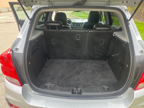 Used 2018 Chevrolet Trax LT w/ LT Convenience Package AWD/4WD image 15