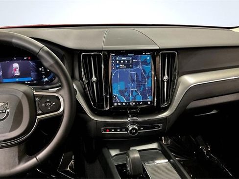 Certified 2024 Volvo XC60 B5 Core image 6