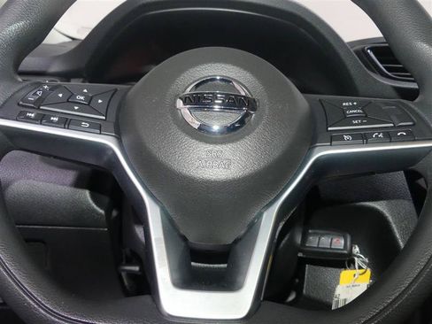 Used 2017 Nissan Rogue S AWD/4WD image 29
