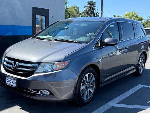 Used 2015 Honda Odyssey Touring image 3