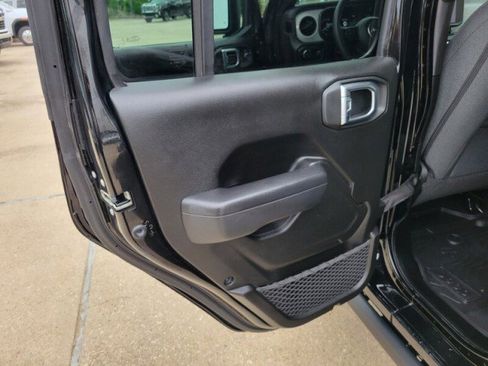 Used 2025 Jeep Wrangler Unlimited Sport S 4xe AWD/4WD image 29
