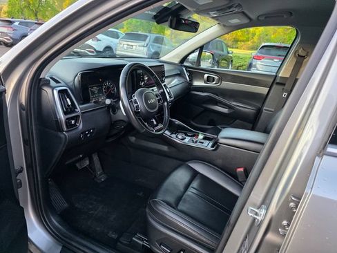 Certified 2023 Kia Sorento EX AWD/4WD image 15