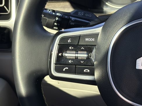 Used 2022 Kia Sorento EX w/ Panoramic Sunroof Package image 25