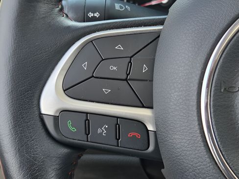 Used 2019 Jeep Renegade Trailhawk AWD/4WD image 22