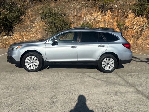 Used 2015 Subaru Outback 2.5i Premium AWD/4WD image 2