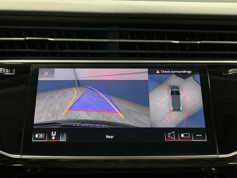 Used 2023 Audi Q7 3.0T Premium w/ Convenience Package image 11