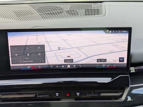 Used 2025 BMW 530i xDrive w/ Premium Package image 29