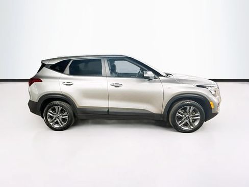 Used 2023 Kia Seltos LX AWD/4WD image 8