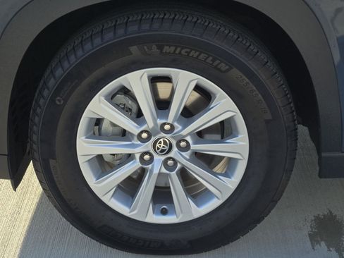 Used 2025 Toyota Grand Highlander FWD image 11