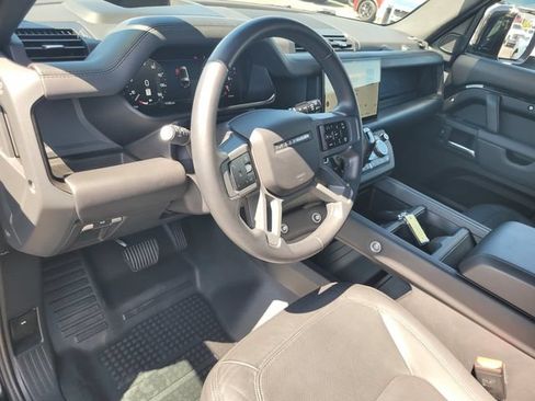 Used 2025 Land Rover Defender 130 X-Dynamic SE AWD/4WD image 12