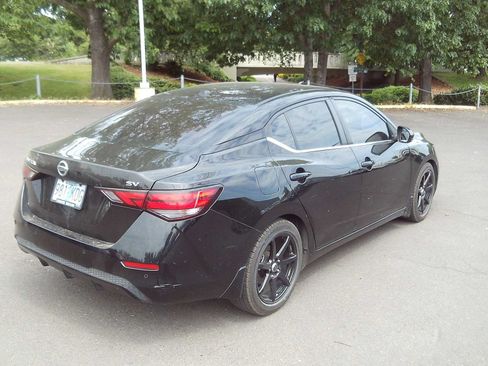 Used 2020 Nissan Sentra SV w/ SV Premium Package FWD image 5