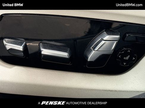 Used 2021 BMW 740i 740i w/ M Sport Package image 4