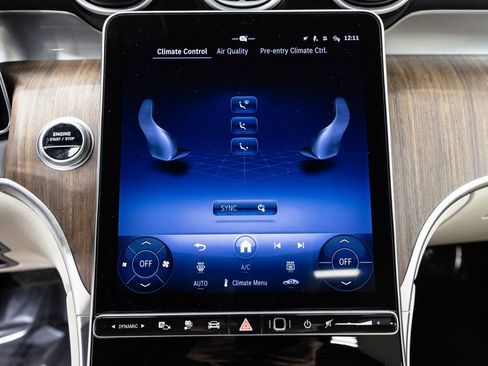 Used 2025 Mercedes-Benz GLC 350e 4MATIC w/ Driver Assistance Package image 18