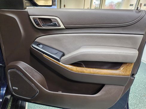 Used 2020 GMC Yukon XL Denali w/ Open Road Package image 33