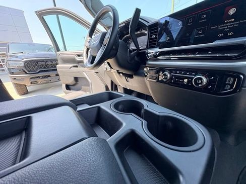 Used 2025 GMC Sierra 1500 SLT AWD/4WD image 28