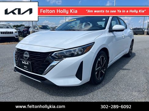 Used 2025 Nissan Sentra SV FWD image 1