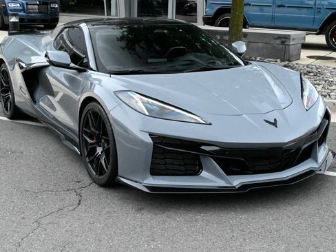Used 2024 Chevrolet Corvette Z06 w/ Stealth Interior Trim Package RWD image 4
