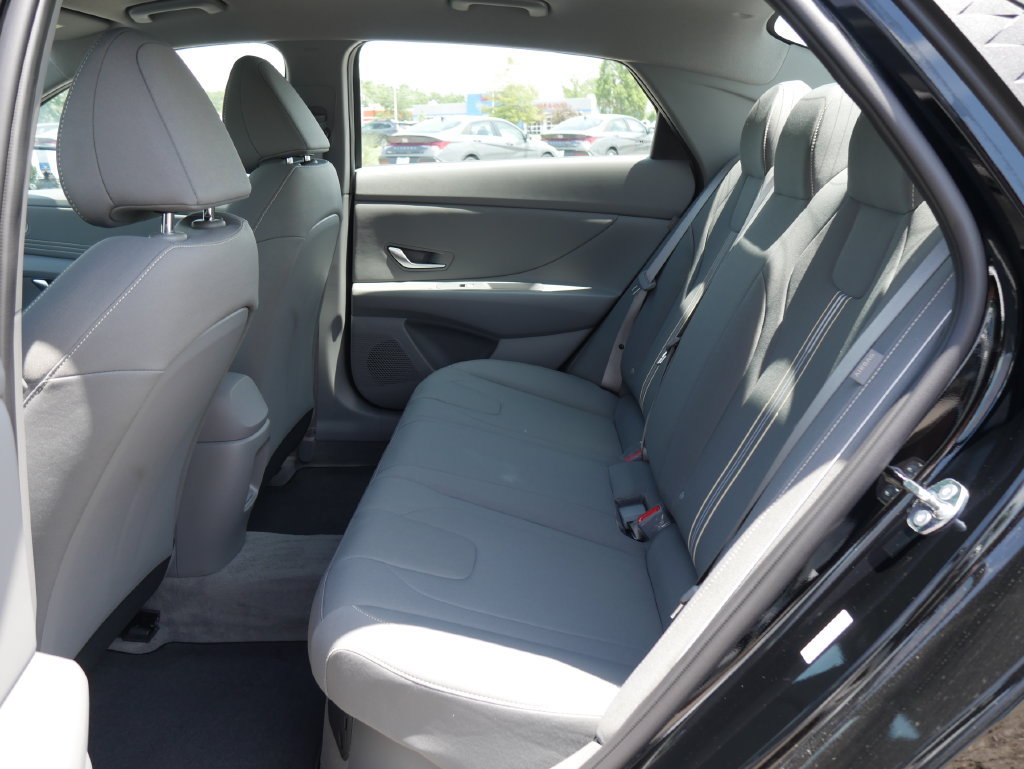 New 2026 Hyundai Elantra SEL FWD image 25
