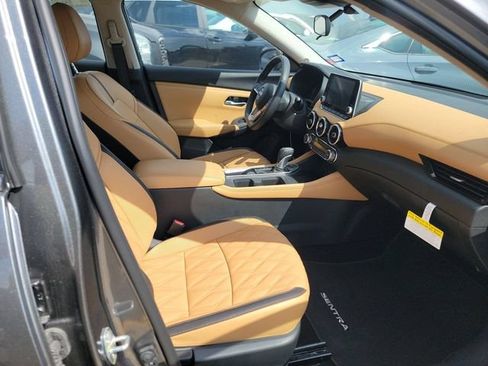 Used 2025 Nissan Sentra SV w/ SV Premium Package FWD image 5