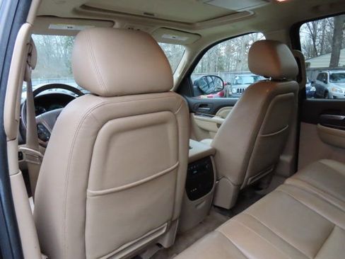 Used 2013 GMC Yukon XL Denali image 18