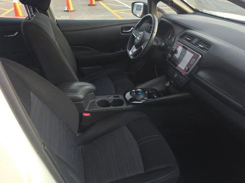 Used 2023 Nissan Leaf SV Plus image 6