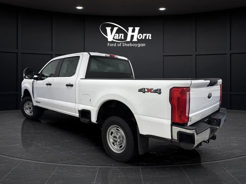 Used 2024 Ford F250 XL AWD/4WD image 3