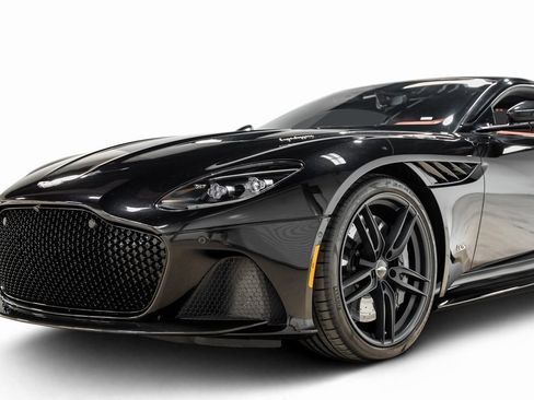 Used 2019 Aston Martin DBS Superleggera image 12