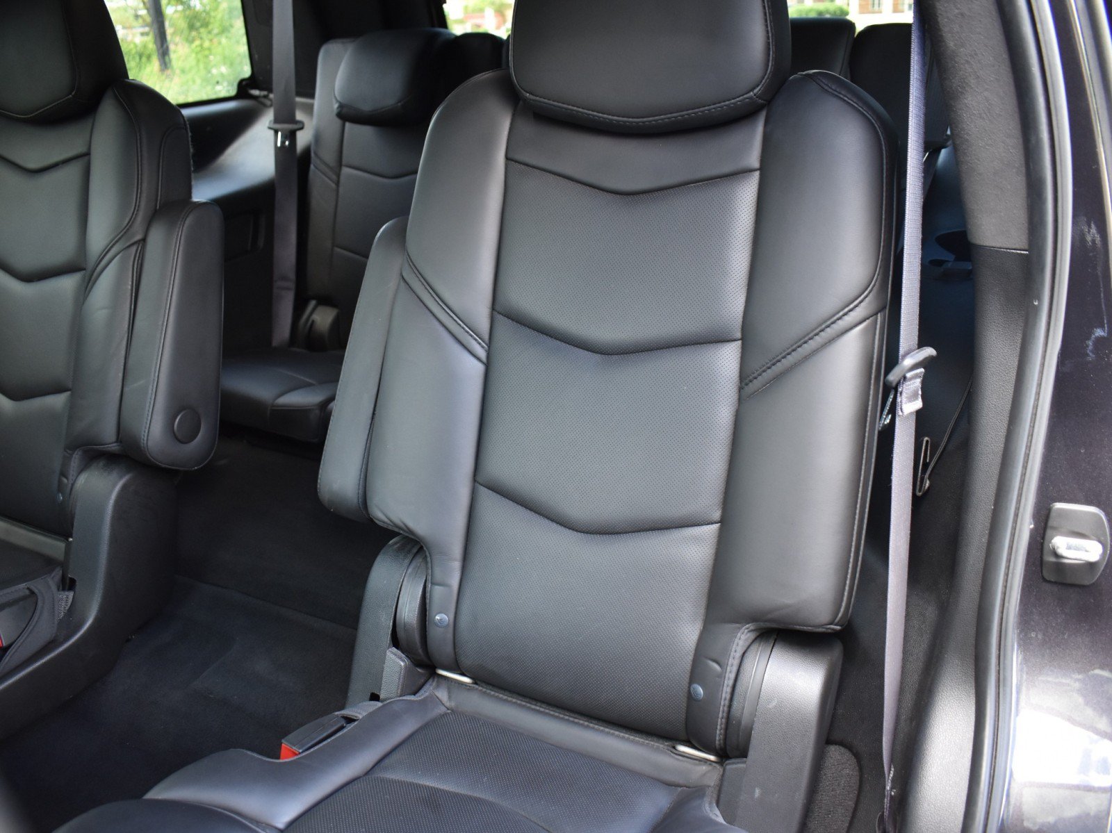 Used 2017 Cadillac Escalade Platinum AWD/4WD image 30