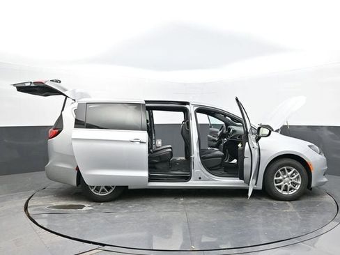 New 2026 Chrysler Voyager LX image 62