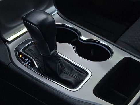 Used 2021 Jeep Grand Cherokee Laredo image 22