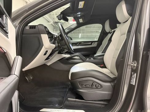 Certified 2024 Porsche Cayenne S AWD/4WD image 5