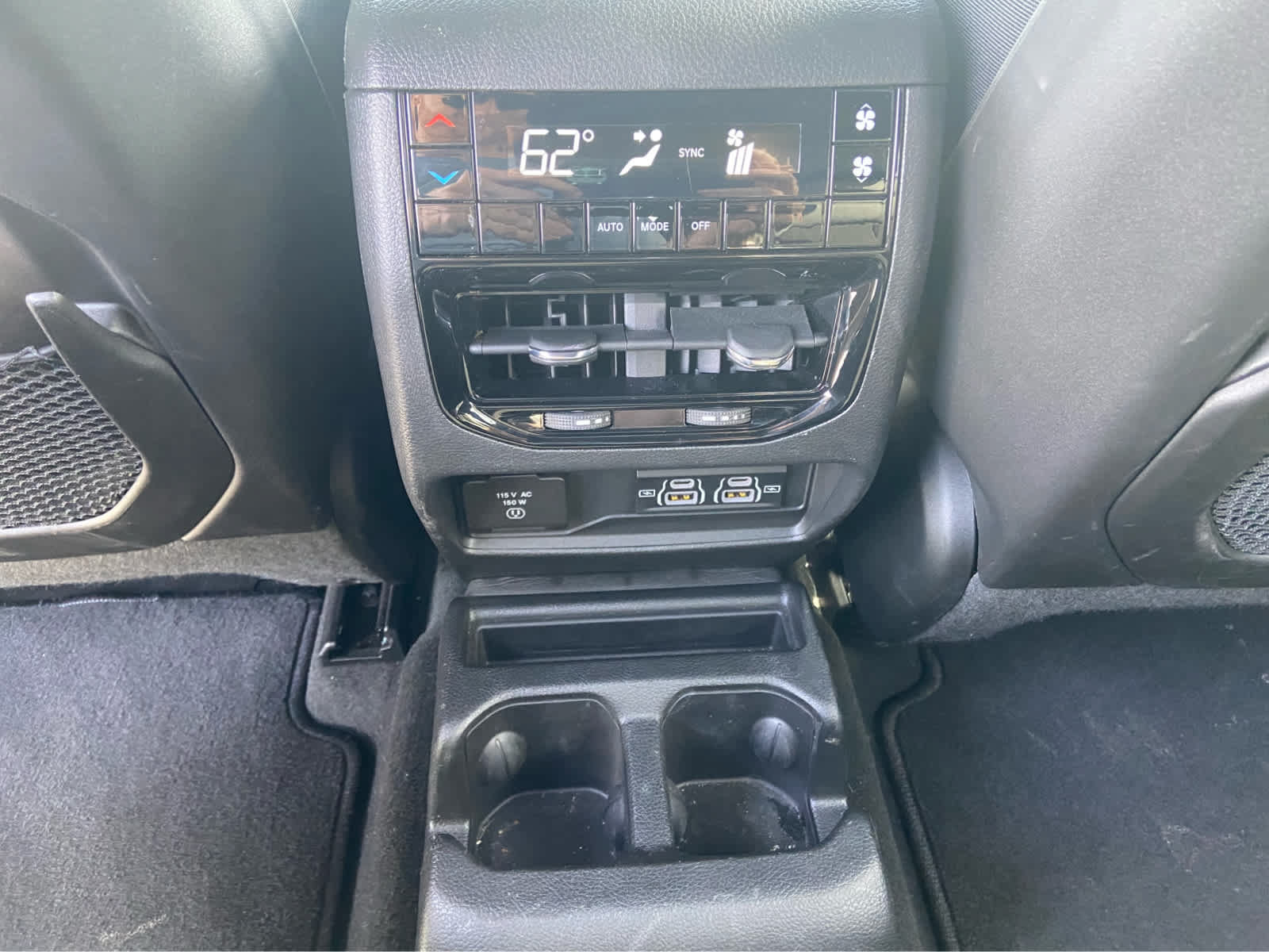 Used 2024 Jeep Grand Cherokee L Altitude AWD/4WD image 21