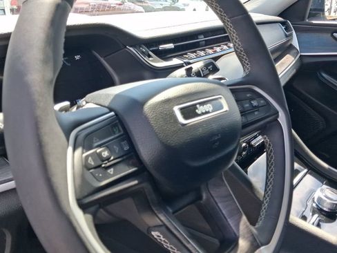 Used 2023 Jeep Grand Cherokee L Limited w/ Luxury Tech Group II AWD/4WD image 23