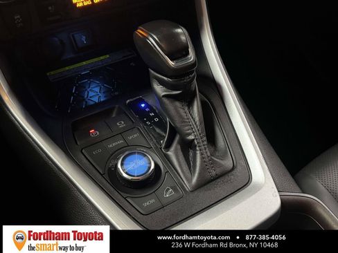 Used 2020 Toyota RAV4 Limited image 25