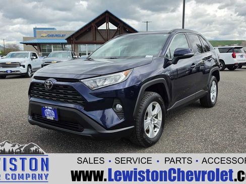 Used 2021 Toyota RAV4 XLE AWD/4WD image 1