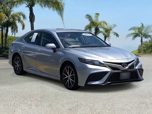 Used 2023 Toyota Camry SE FWD image 6